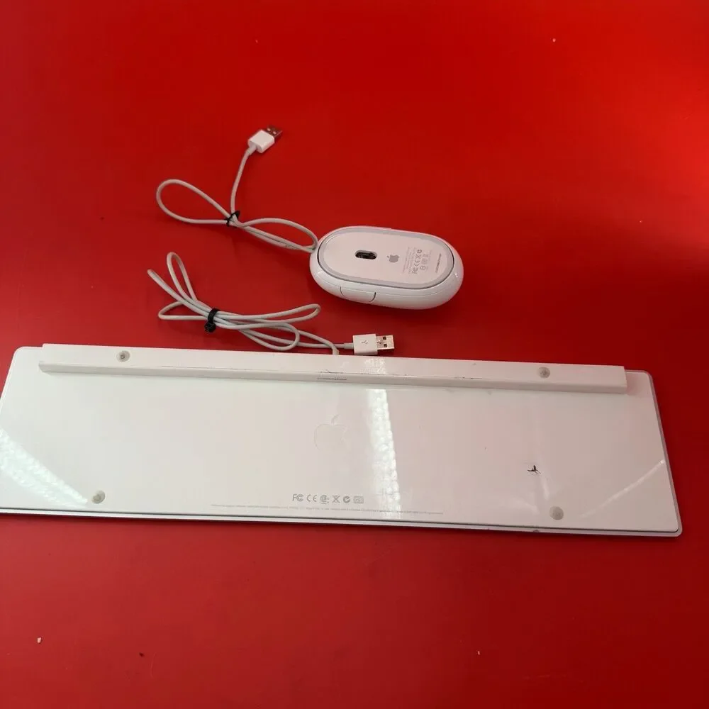 Genuine Apple Extended Keyboard w/ Numeric Keypad & USB Inputs Model A1243